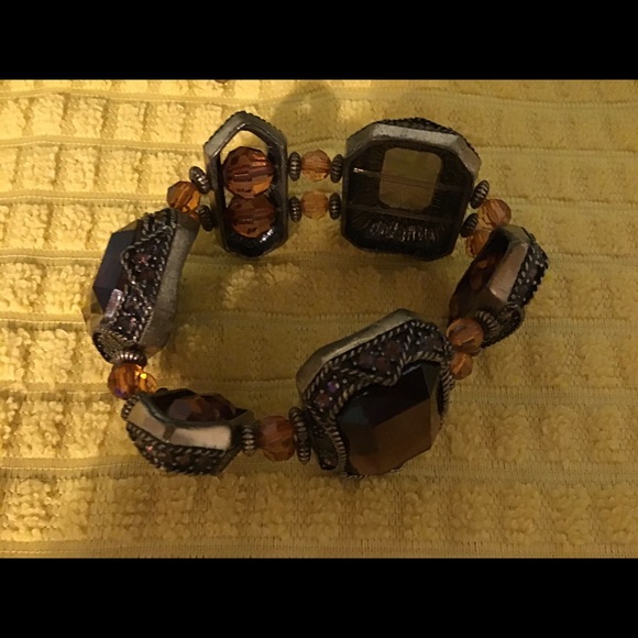 Set: Bracelet, necklace, & earrings - Picture 4 of 6